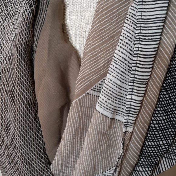 Scarf - Picture 4 of 4